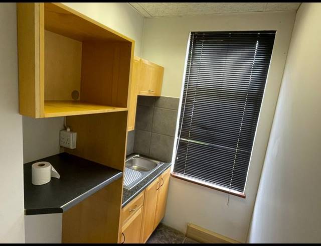 BUSINESS PROPERTY TO RENT IN ELDORAIGNE